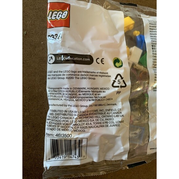 Lego Education 9338 Mini Kit 57 pcs with Mini-figures 2010 New in Sealed Polybag - Picture 5 of 5